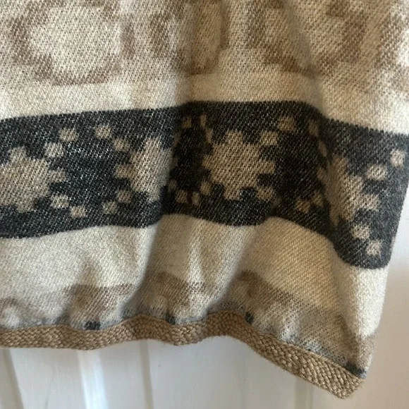 Top - Picture 11 of 14